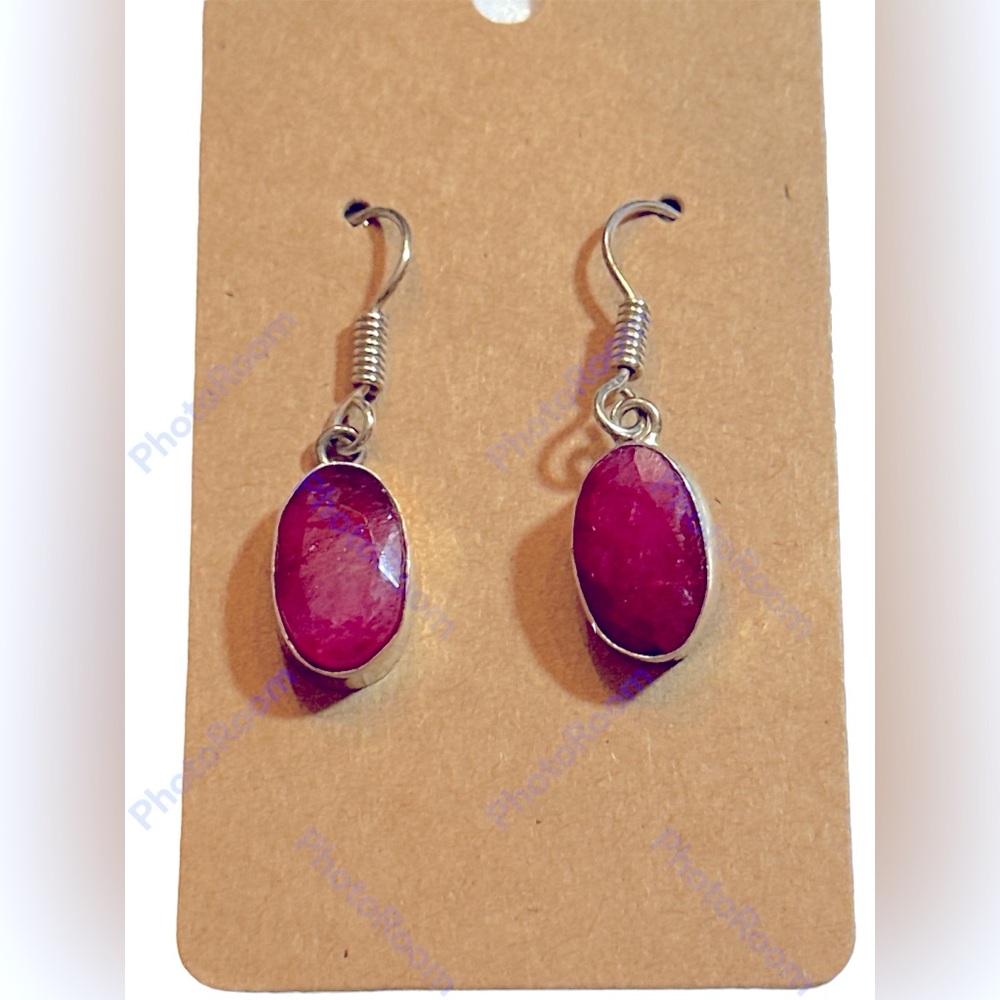 Oval-shaped Ruby gemstone dangling earrings 🩷 on sterling silver overlay
